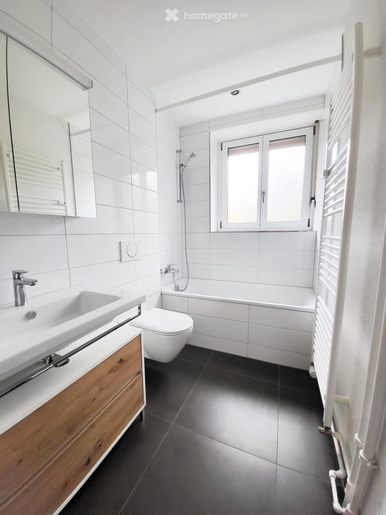 Charmante 3-Zimmer-Altbauwohnung mit Balkon an der Muristrasse, Bern 8