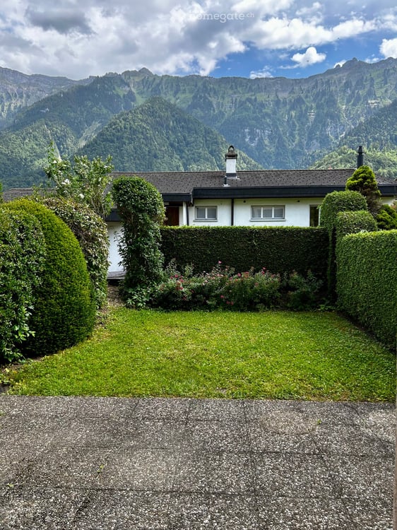 5.5-Zimmer-Reiheneinfamilienhaus an attraktiver Lage in Bönigen 2