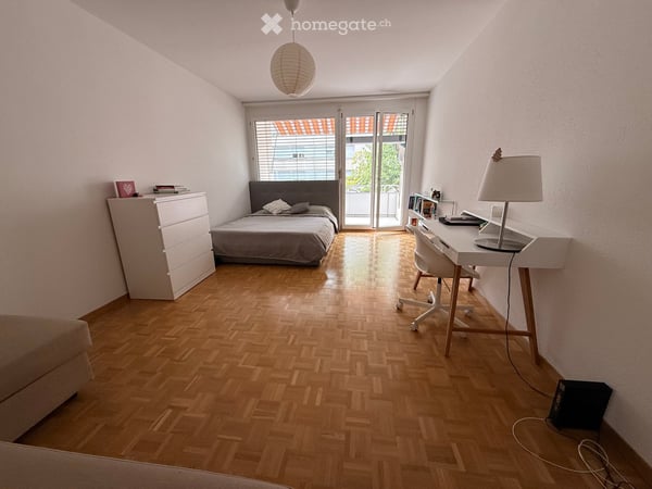 Helle 3.5-Zimmer-Wohnung mit Balkon an ruhiger Lage in Bern 2
