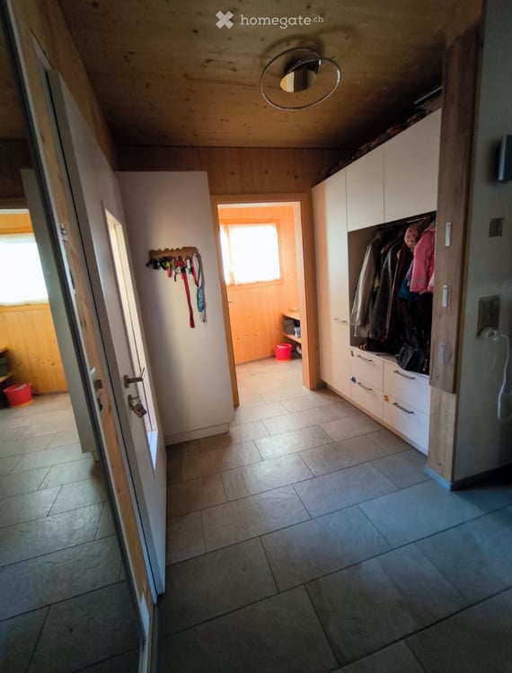 Modernes Einfamilienhaus mit Bergpanorama und Seesicht 3