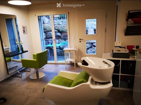 Modernes Einfamilienhaus mit Bergpanorama und Seesicht 21