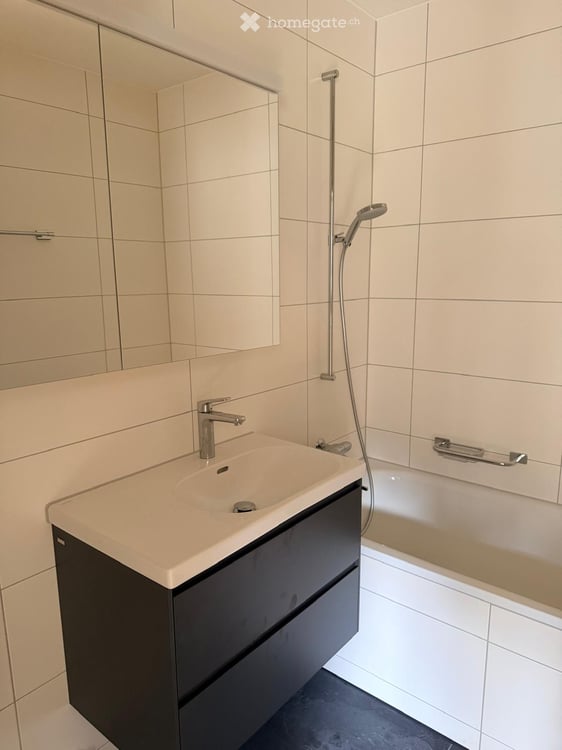 Helle 3.5-Zimmer-Wohnung mit Balkon und Gartensitzplatz 3