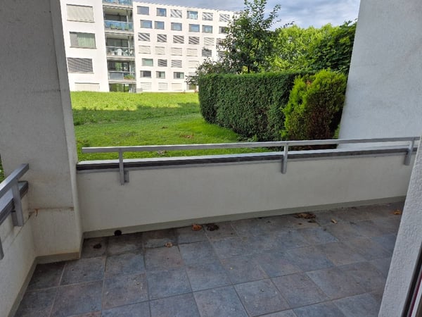 Helle 3.5-Zimmer-Wohnung mit Balkon und Gartensitzplatz 1