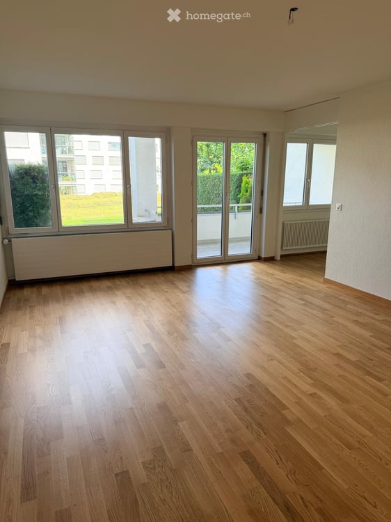 Helle 3.5-Zimmer-Wohnung mit Balkon und Gartensitzplatz 5