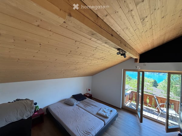 Charmante 3.5-Zimmer-Dachwohnung mit Balkon in Ringgenberg BE 3