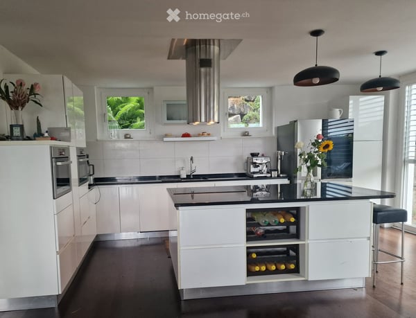 Spacious 9-Room Family Home in Oberlunkhofen 2