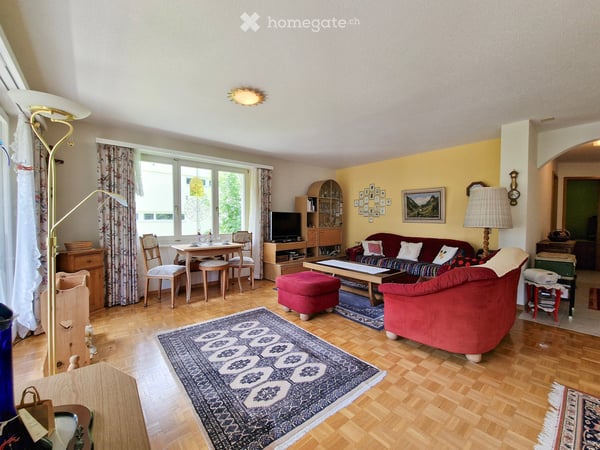 Liebevolle 4½-Zimmerwohnung mit traumhafter Aussicht ins Taminatalin Valens 3