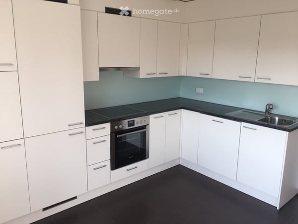 Helle 4½-Zimmerwohnung mit Aussicht – frisch saniert, per sofort verfügbar 2