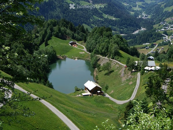 Charmantes Ferienhaus zur Miete in Fontanella direkt am See mit grandioser Alpensicht 4