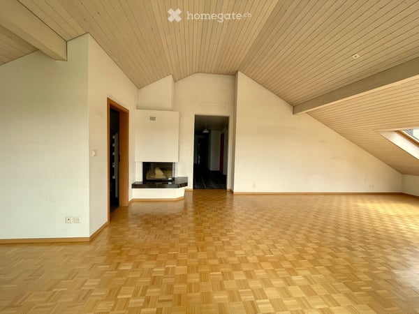 Charmante Dachwohnung mit Cheminée und Abendsonne 2