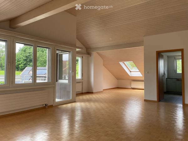 Charmante Dachwohnung mit Cheminée und Abendsonne 1