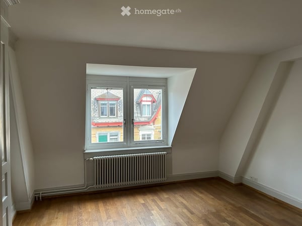 Charmante 3-Zimmer-Dachwohnung im Altbau – Zürich Wiedikon 8