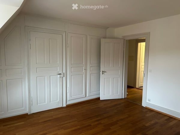 Charmante 3-Zimmer-Dachwohnung im Altbau – Zürich Wiedikon 9
