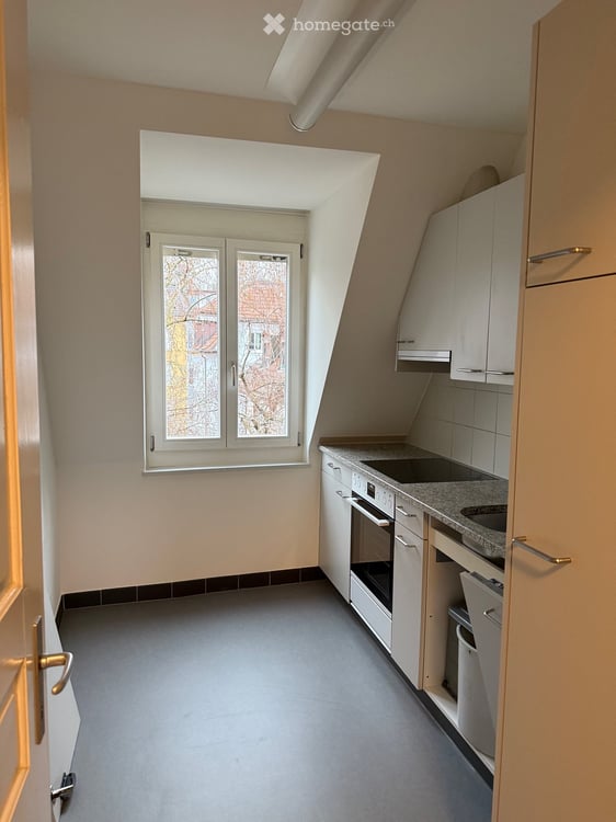 Charmante 3-Zimmer-Dachwohnung im Altbau – Zürich Wiedikon 2