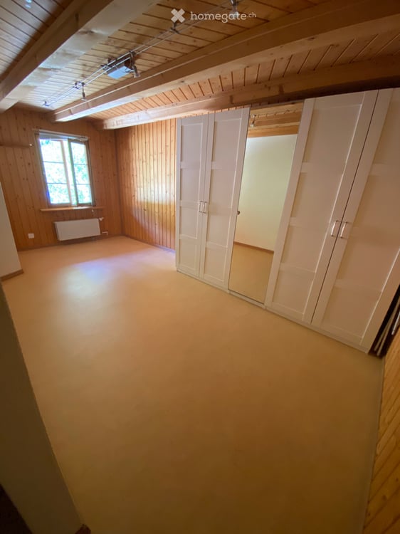 Charmante, helle 4.5-Zimmer-Altbauwohnung mit Balkon und wunderbarer Aussicht in Steinmaur 9