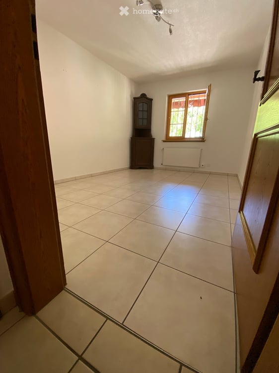 Charmante, helle 4.5-Zimmer-Altbauwohnung mit Balkon und wunderbarer Aussicht in Steinmaur 10