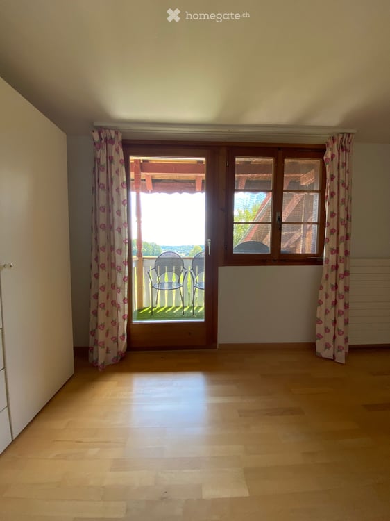 Charmante, helle 4.5-Zimmer-Altbauwohnung mit Balkon und wunderbarer Aussicht in Steinmaur 12