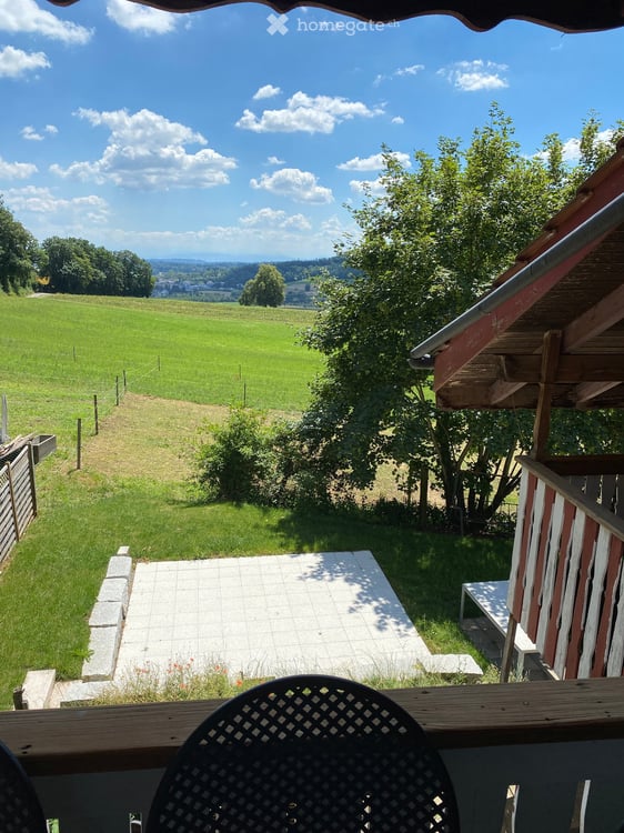 Charmante, helle 4.5-Zimmer-Altbauwohnung mit Balkon und wunderbarer Aussicht in Steinmaur 6