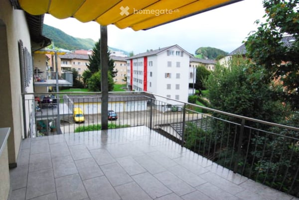 4.5-Zimmer-Wohnung mit hochwertigem Innenausbau, grosszügigem Balkon & eigenem Waschtrockner 2
