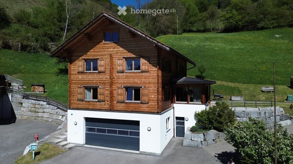 Charmantes Einfamilienhaus an ruhiger Lage in Schiers 1