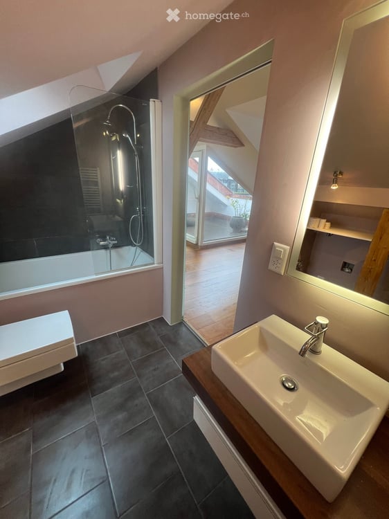 Moderne 1.5-Zimmer-Wohnung mit Balkon und schöner Aussicht in Zürich 8008 7