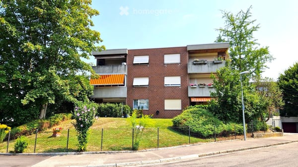 Charmante 3.5-Zimmer-Dachwohnung in ruhiger Lage von Allschwil 1