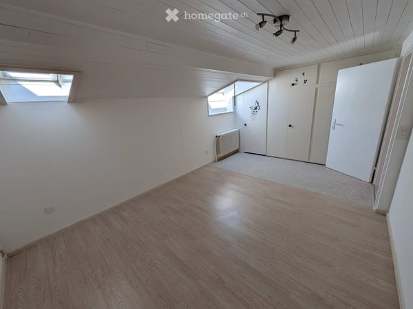 Charmante 5-Zimmer-Dachgeschosswohnung in Obermumpf – mit traumhaftem Balkon! 7
