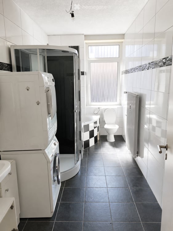 Geräumige 4.5-Zimmer-Wohnung im ruhigen Beringen 7