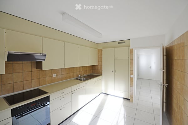 Helle 3.5-Zimmer-Wohnung mit Balkon im grünen Matthofpark, Luzern 5