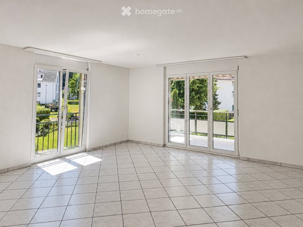 Helle neu renovierte 4.5-Zimmer-Wohnung mit Balkon in Winkel 2