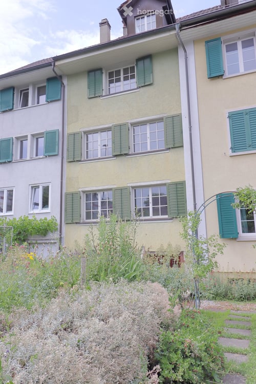 Charmantes Mittelhaus mit Potenzial an absolut zentraler Lage in Rüschlikon zu verkaufen 1