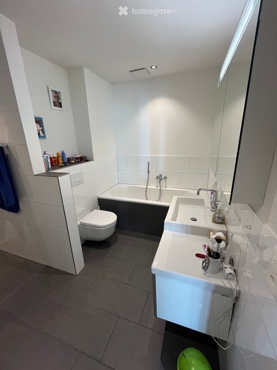 Moderne 3.5-Zimmer-Eigentumswohnung mit grossem Balkon und Tiefgaragenplatz 3