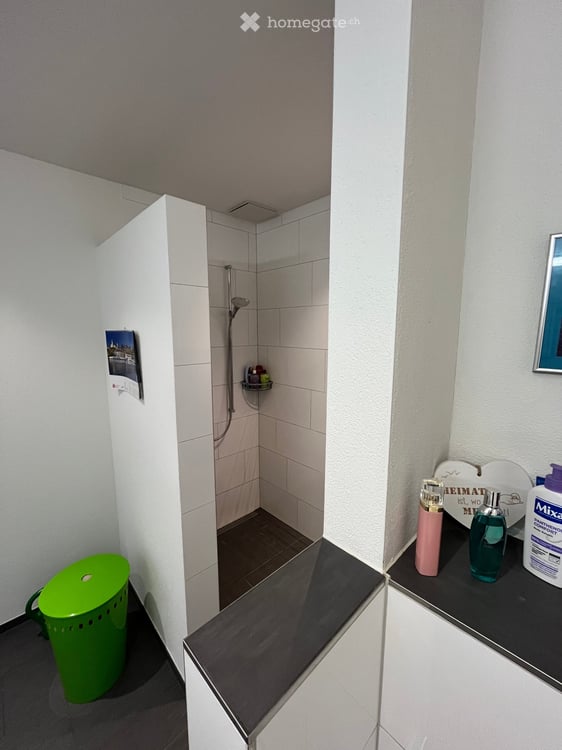 Moderne 3.5-Zimmer-Eigentumswohnung mit grossem Balkon und Tiefgaragenplatz 4