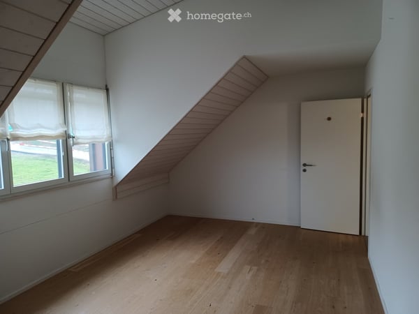 Helle 3.5-Zimmer-Wohnung mit Balkon in Obfelden 2