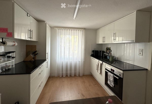 Charming 2-Room Apartment for Rent in Sion – Available Immediately 3