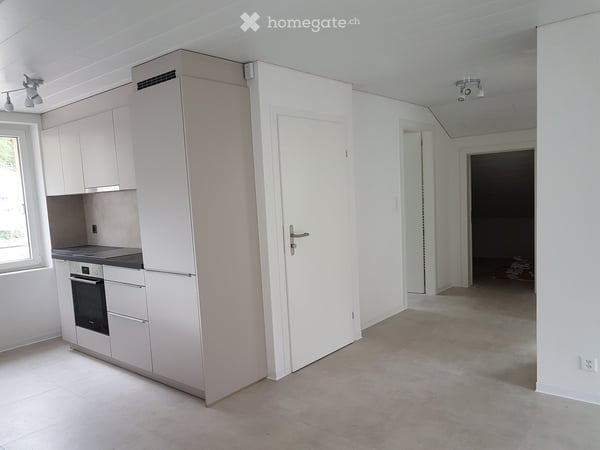 Appartement attique lumineux de 2.5 pièces à Fleurier 2