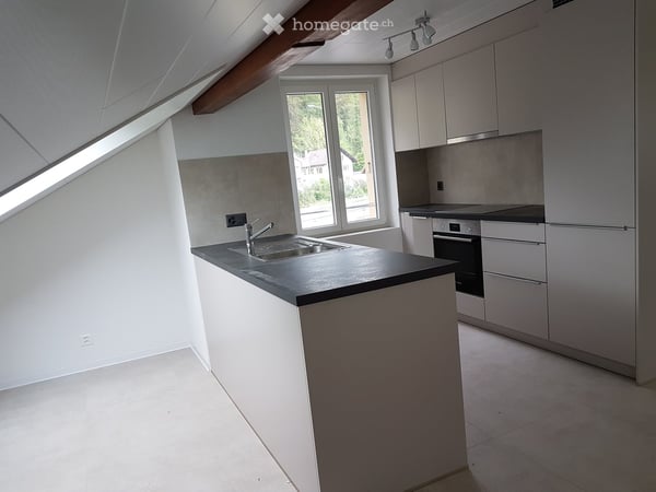 Appartement attique lumineux de 2.5 pièces à Fleurier 4