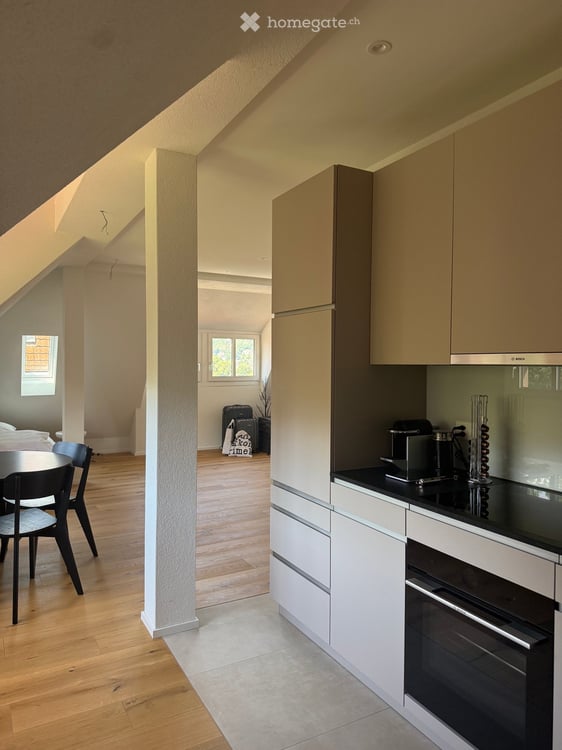 Nachmieter/-in gesucht für eine moderne 2.5-Zimmer-Dachwohnung, Axensteinstrasse 17 St. Gallen 2
