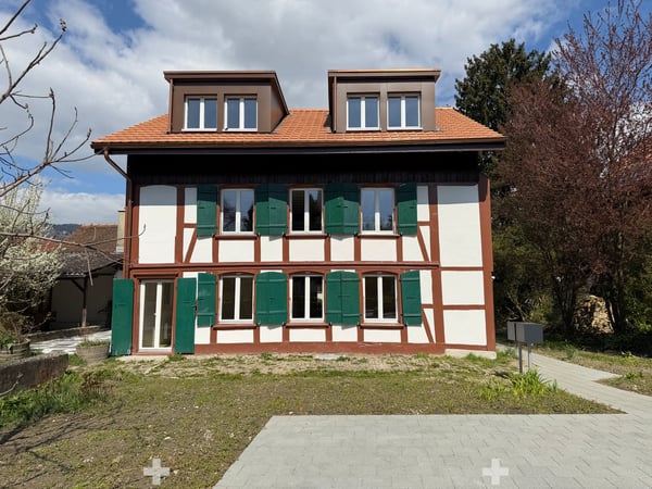 Charmante 4.5-Zimmer-Maisonette-Wohnung in historischem Gebäude 1
