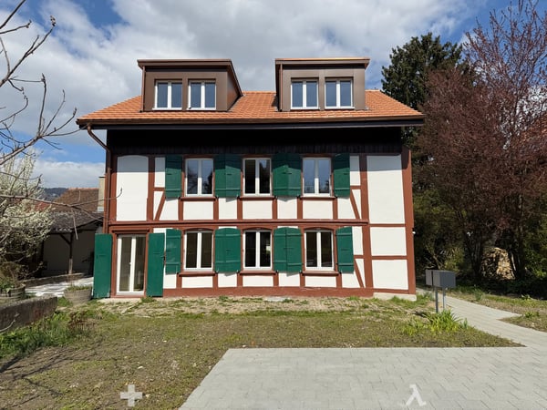 Charmante 4.5-Zimmer-Maisonette-Wohnung in historischem Gebäude 1