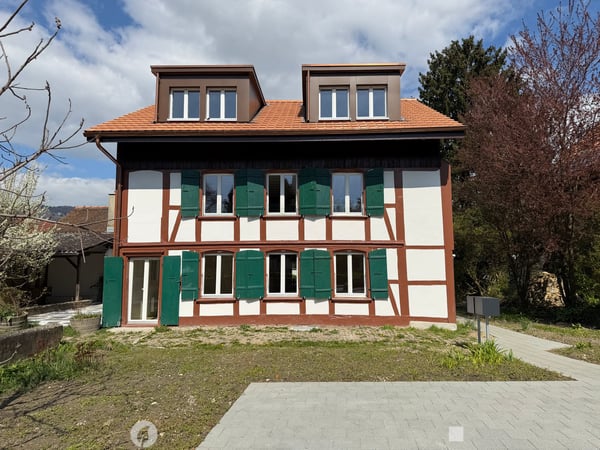 Charmante 4.5-Zimmer-Maisonette-Wohnung in historischem Gebäude 1