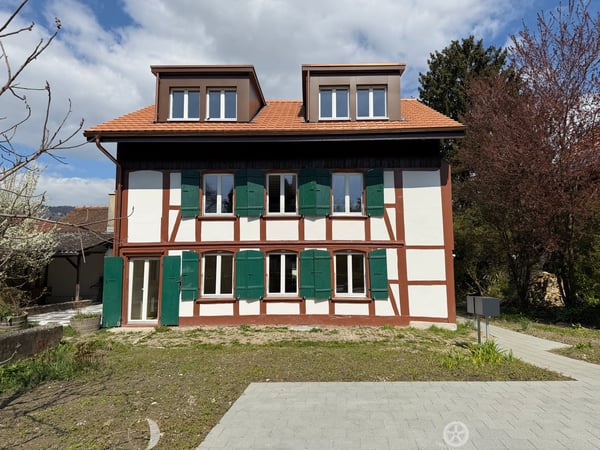 Charmante 4.5-Zimmer-Maisonette-Wohnung in historischem Gebäude 1