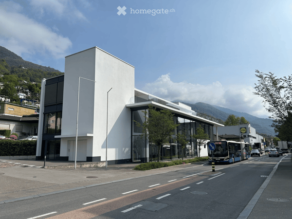 Locale Commerciale Moderno in Affitto a Minusio – Via San Gottardo 139