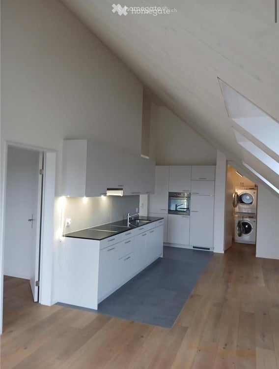 Helle, lichtdurchflutete Wohnung mit Balkon und atemberaubender Aussicht