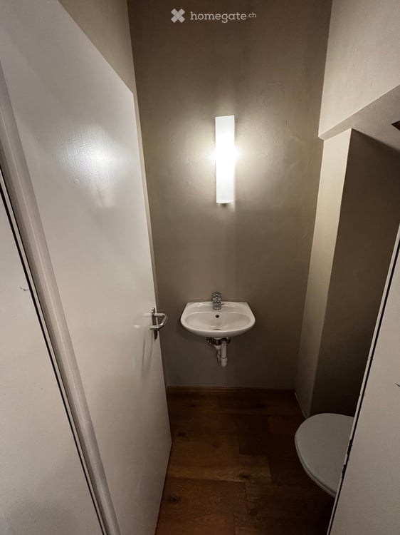 Locale Commerciale in Vendita a St. Moritz – Via dal Bagn 50 4
