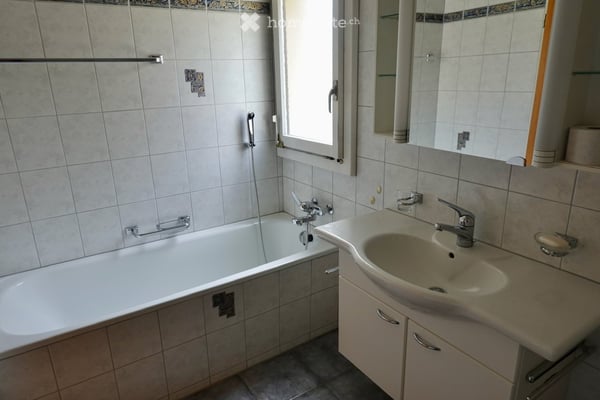 5.5-Zimmer-Reiheneckhaus in familienfreundlicher, zentraler Wohnzone 7