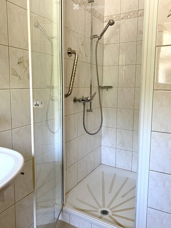 5.5-Zimmer-Reiheneckhaus in familienfreundlicher, zentraler Wohnzone 6