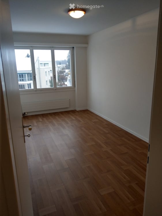 In Familienquartier 4 1/2 Zimmer Wohnung 7