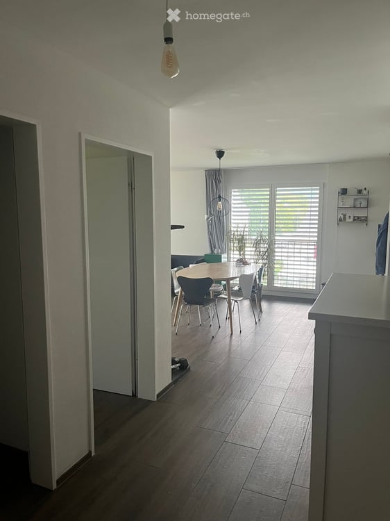 Moderne 3.5-Zimmer-Wohnung mit Balkon in Fahrweid 4