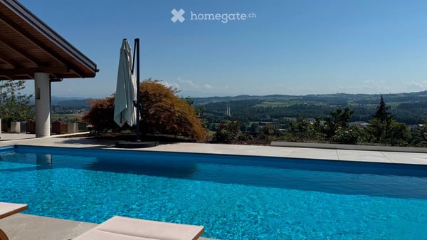 Wohnen über dem Thurtal: Einfamilienhaus in exklusiver Hanglage mit 10-m-Pool 4